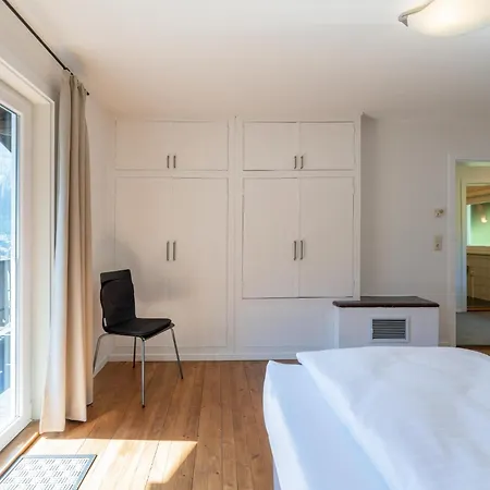 Taube Apartment *